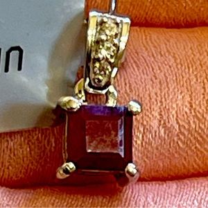 75% OFF! RARE SPOT ON 1 ct MALAGASY RUBY WITH WHITE ZIRCON, 925 SILVER PENDANT!